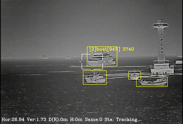海域快艇跟蹤-夜間熱像